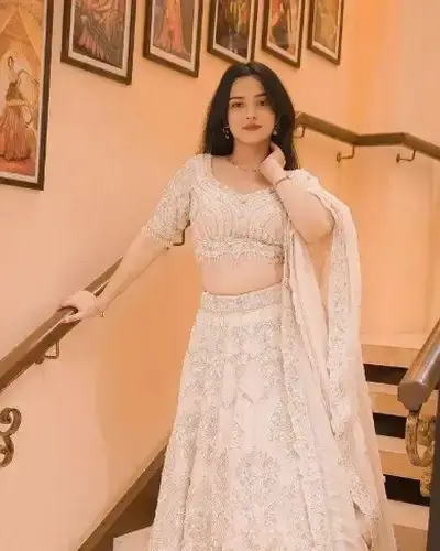 Escort Talala